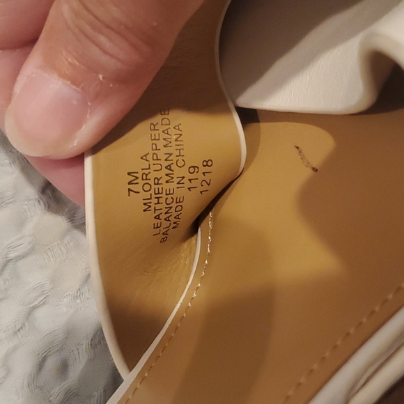 Marc Fisher Orla Slingback Sandals in White Leather Heels Size 7 (#10) - Picture 7 of 7